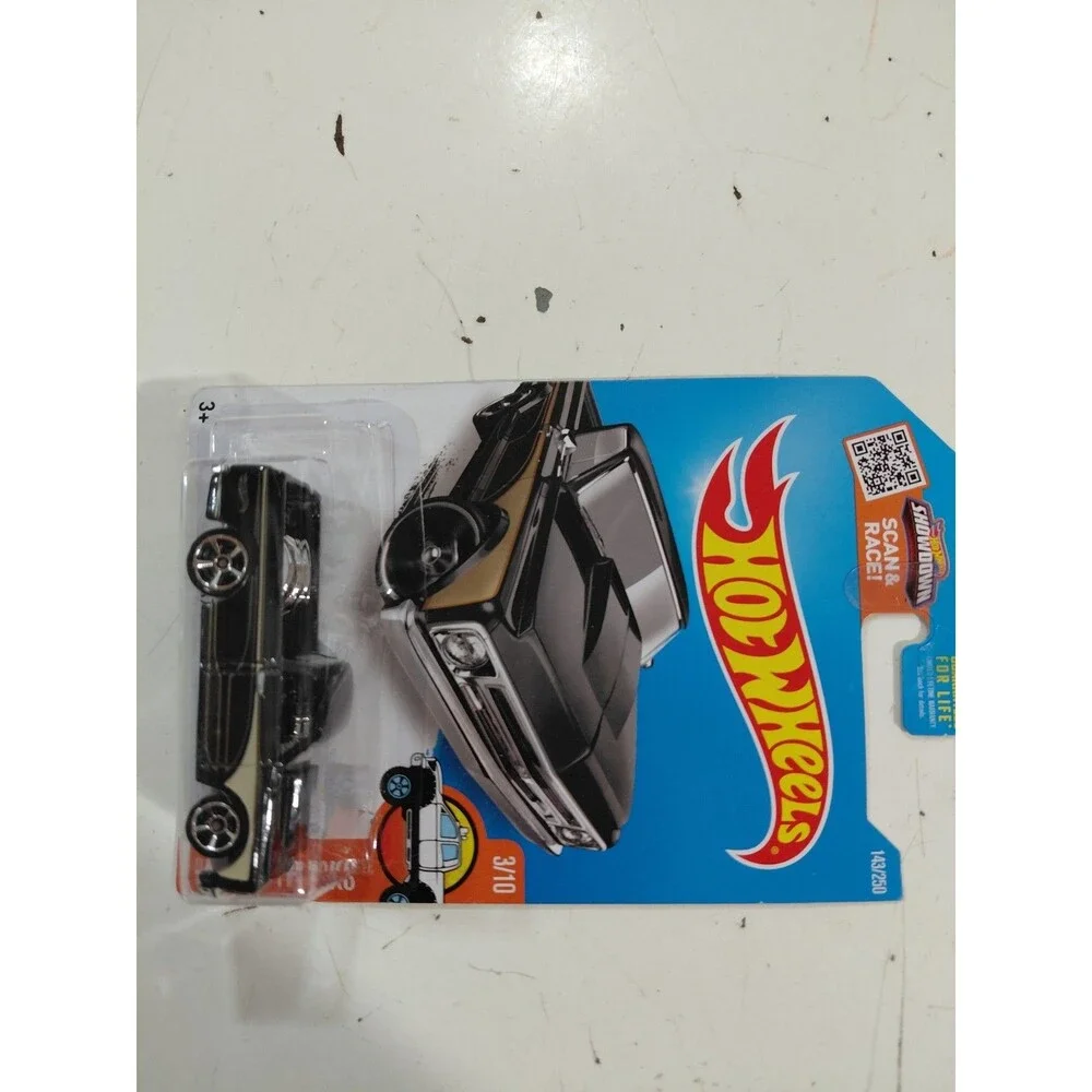 NIP Hot Wheels Hot Trucks 1:64 Die Cast Custom 1967 Chevrolet C10 Pickup Truck C
